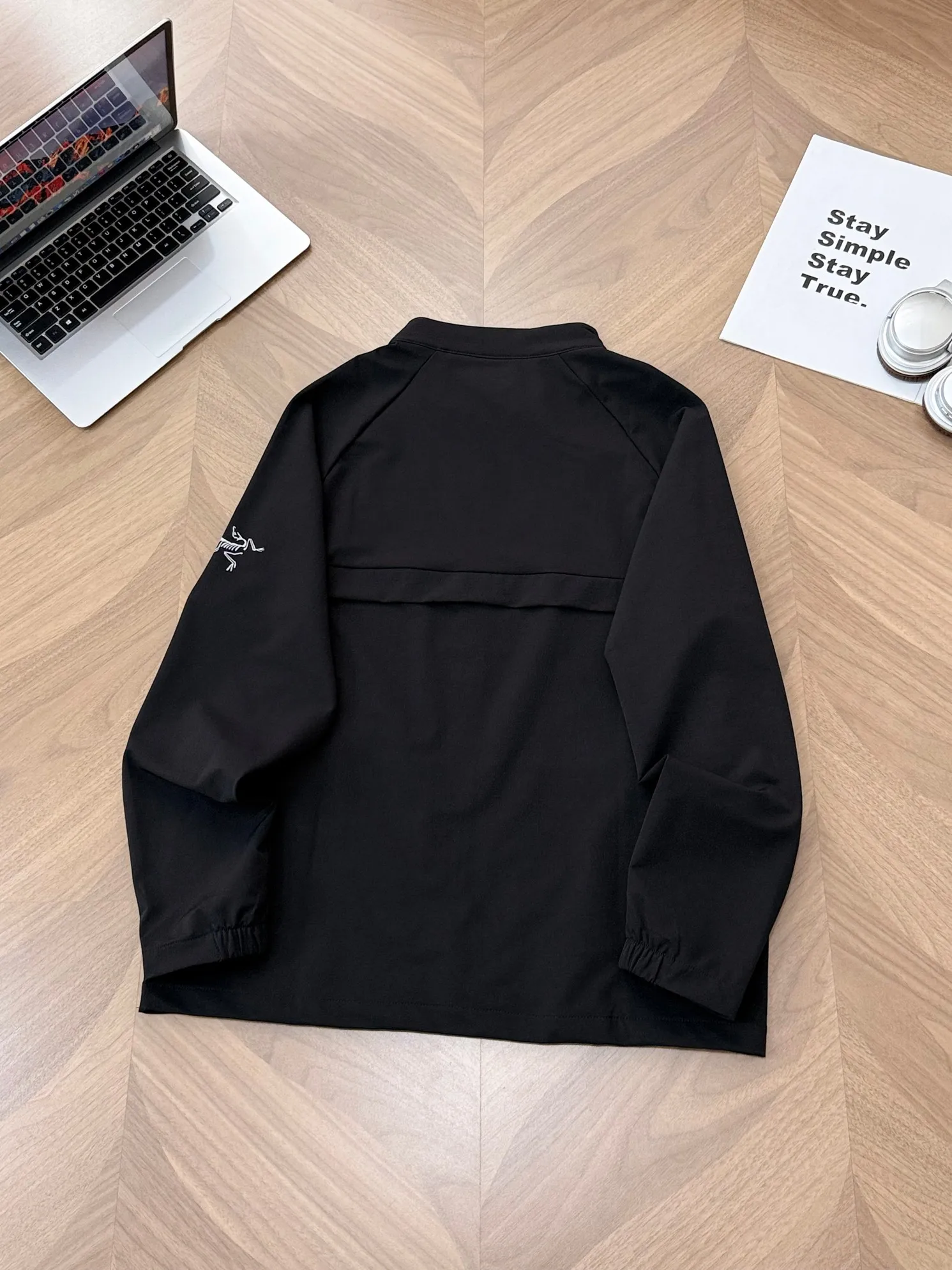 9976# ARC'TERYX GAMMA JACKET ｜ ， B ， ？ ， 。 🔍 ， • + ： ， ， 、 ， ， ， 。 • ： ， 、 ， Breathable ， ， ， 。 • Versatile ： 、 、 ， ， hold 。 ， ， 。 、 ， ～ ：Black Gray Size：L-4XL